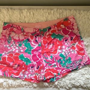 Lilly Pulitzer shorts in A Thing Called Love floral print size 14